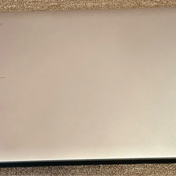 NIB Acer Chromebook 315 15.6 HD intel 4GB ram 64GB Silver - Picture 2 of 5